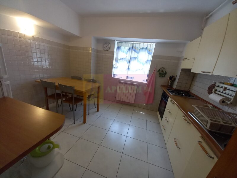 Piata Unirii vanzare apartament 4 camere, metrou si parc