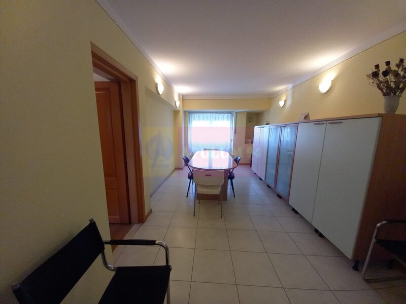 Piata Unirii vanzare apartament 4 camere, metrou si parc